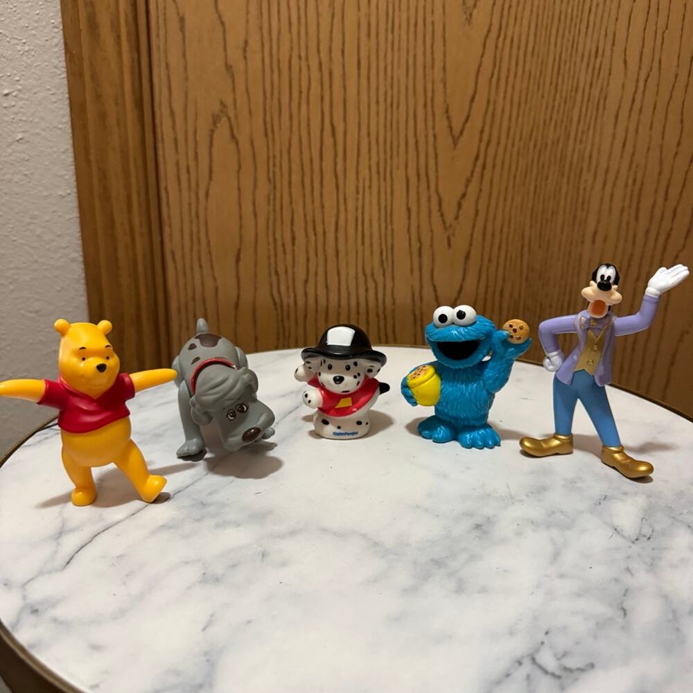 Disney /pound puppy/ figurines